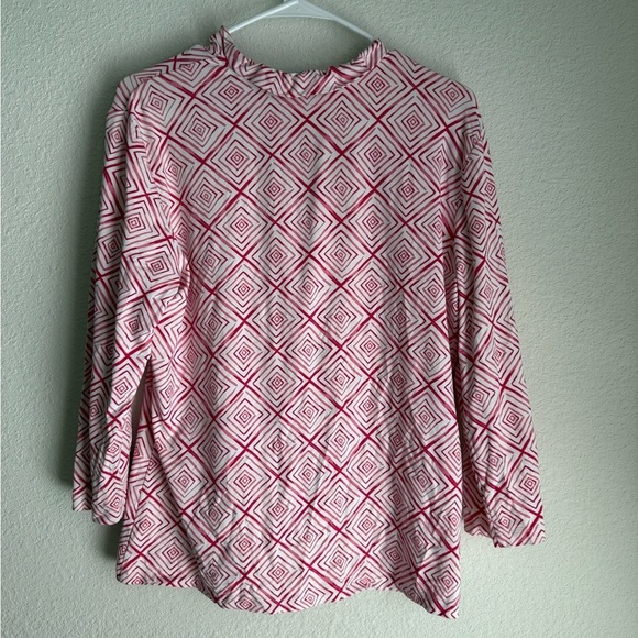 J McLaughlin Pink White Diamond Print Ruffle Neck Top Women's Blouse size L - Picture 2 of 6